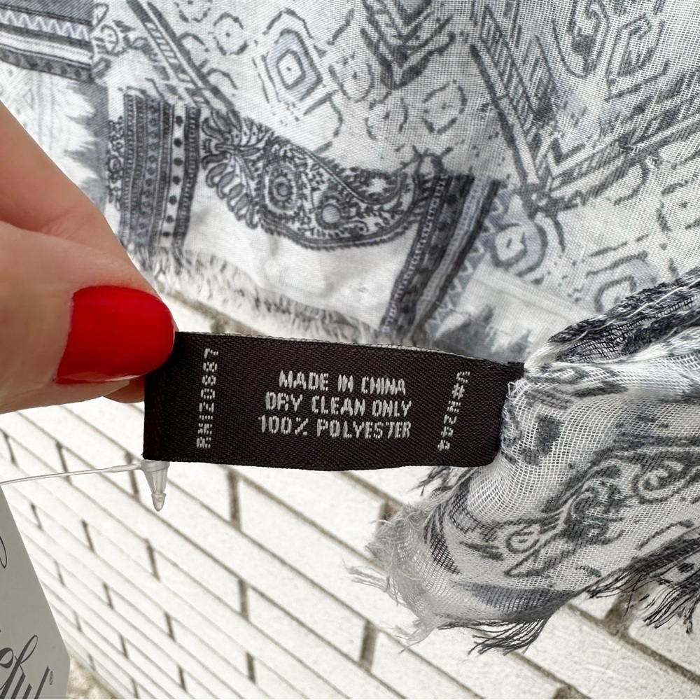 NWT Eyeful Sheer Abstract Paisley Scarf Gray Black White Raw Fringe Wrap - Picture 6 of 10